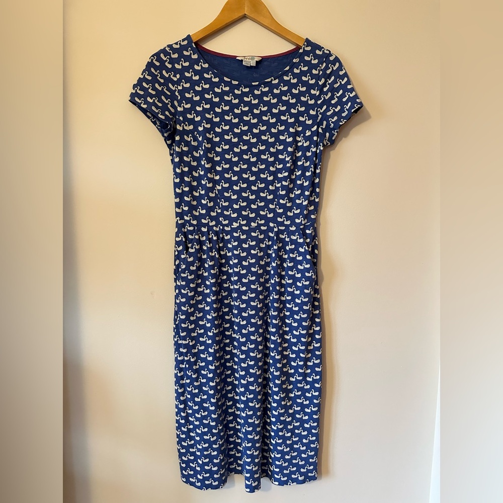 Boden Phoebe White Swans Print Blue Cotton Jersey Dress Novelty Print | Sz 4L